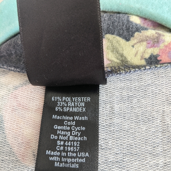 Agnes and Dora Cardigan - Picture 3 of 3